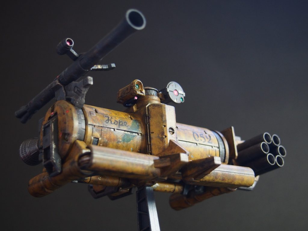 ランナーごとシルバーを下地塗装。錆っぽい色をポンポンしてヘアスプレーを塗布。ランナーにつけたまま剥がしを敢行!剥がしのバランスが悪くなるのではと不安でしたが、何とかなりましたf^^