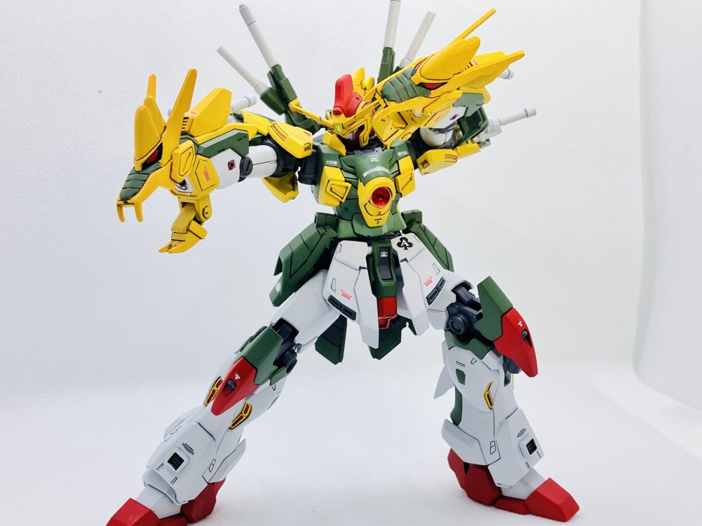 ドラゴンクロー鋭い牙で敵を砕く　炎を吹く事も可能