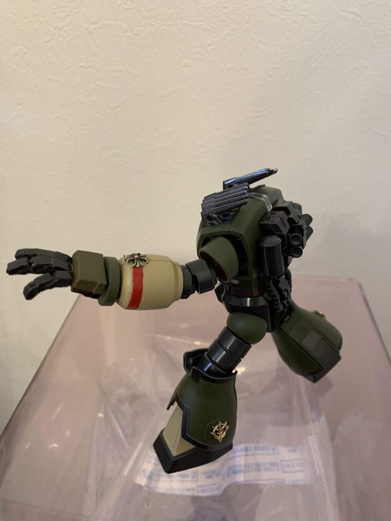 鉄十字がシンボルの小隊という設定左腕だけですが