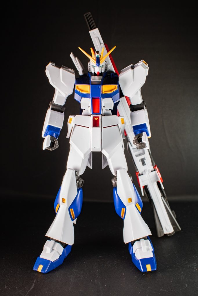 フロント:真正面からだとのっぺり感が出ますね。無骨さが伝わってきます。