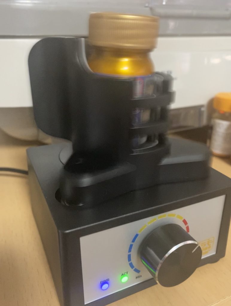 塗料混ぜるの買ってしまいました。何が良いかと言うと、混ぜるのが楽しいことです。