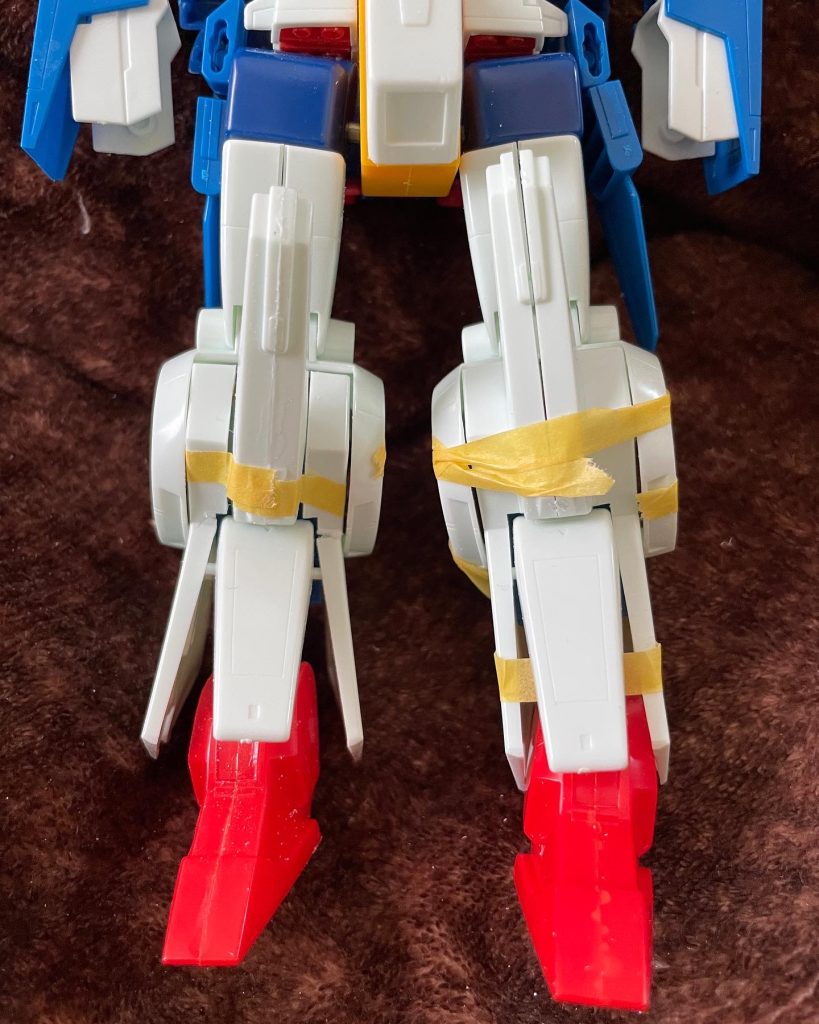 スネのサイドの角度変えました。結構無理矢理。この後足首はボールジョイントに置き換えました。