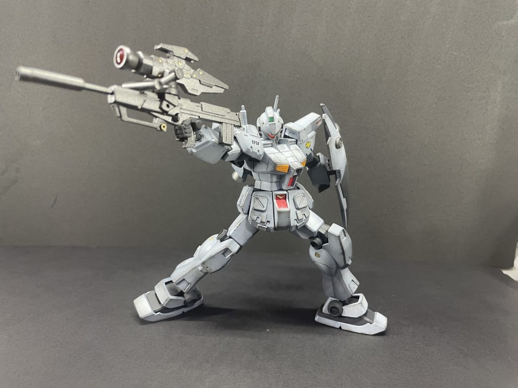 ライフルはジャンクパーツで改造　このポージング好みです。