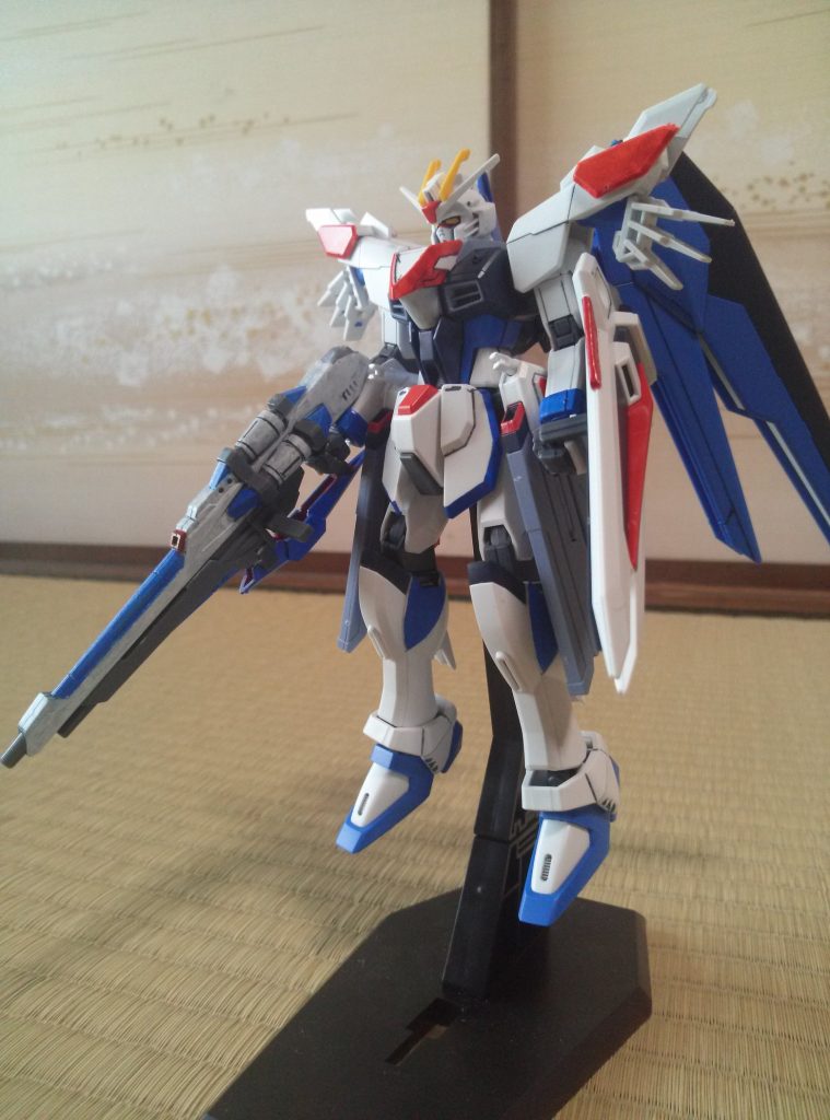 最初はフリーダムにカスタムキットのパーツで作ってました