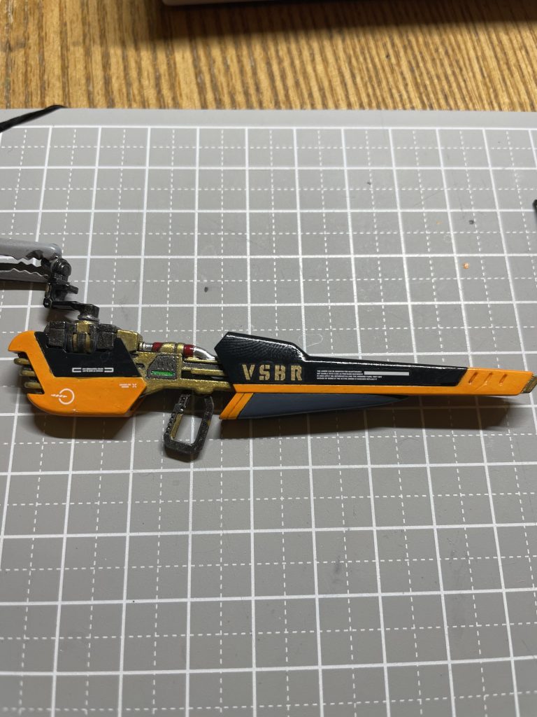 ヴェスバーはフレーム部をゴールにしてます。威力を上げる為にフレーム金属を変更したと言う脳内設定です