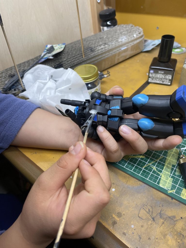 クロームシルバーでポンポン 本人は、テンションMAXです。。兄よりカッコイイのができたと、、、でも、そこはしっかり、「あなたの力だけじゃないからな!テープ貼ったのパパやからな!!」