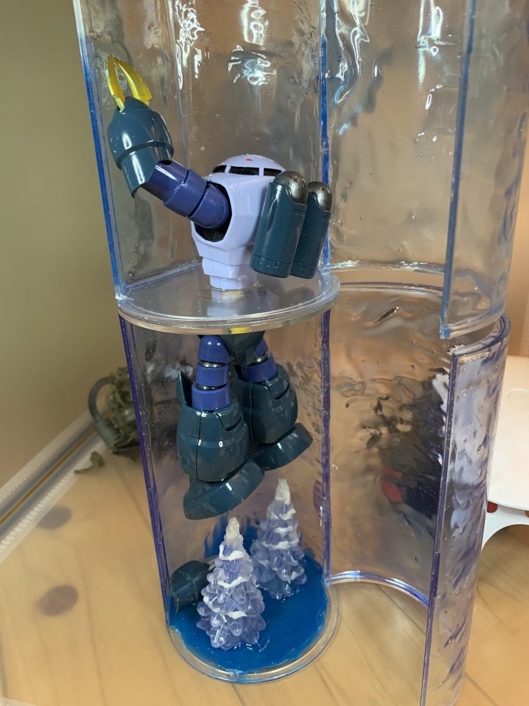 ズゴック以外は全部百均で買った物ですー。