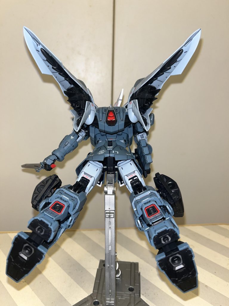 後ろから。ジンって他のアニメなら飛行出来そうw