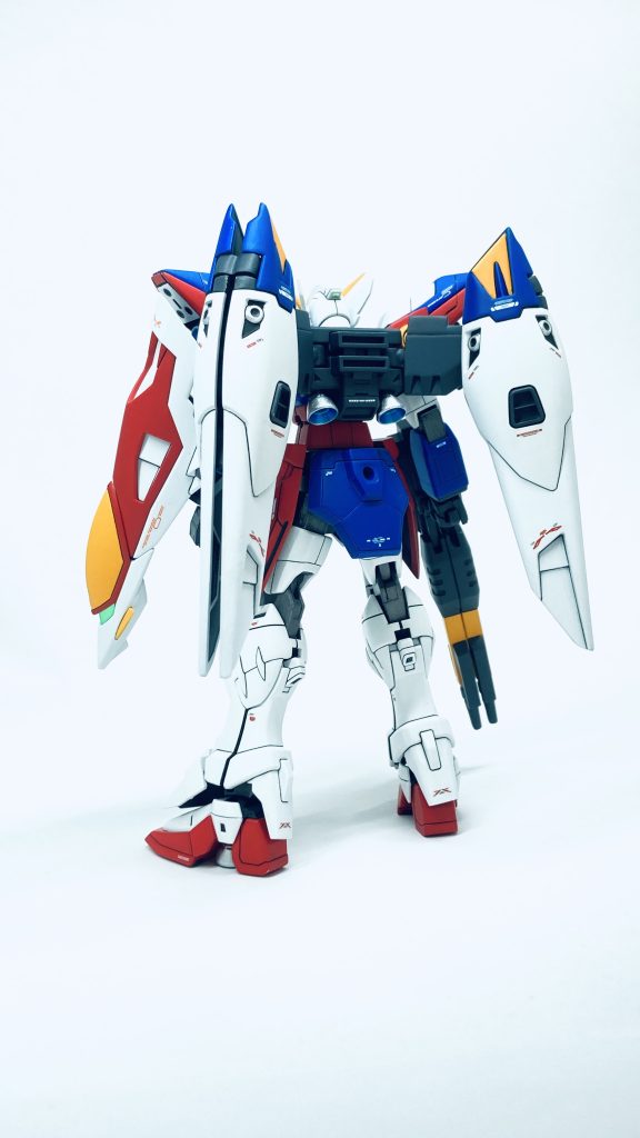 ウイングのヒンジはスッキリさせるためにやり方をネットから引用し改造してみました。