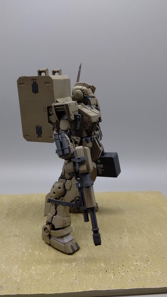 フレーム部は黒サフの上からスターブライトアイアンで塗装。