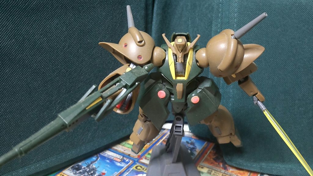 正面から部分的な塗装とスミ入れ、ミスターカラーのつや消しクリアー仕上げです。