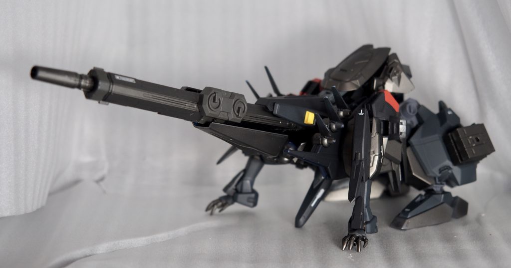 折りたたみ砲身を展開するギミックがやりたくて作りました。