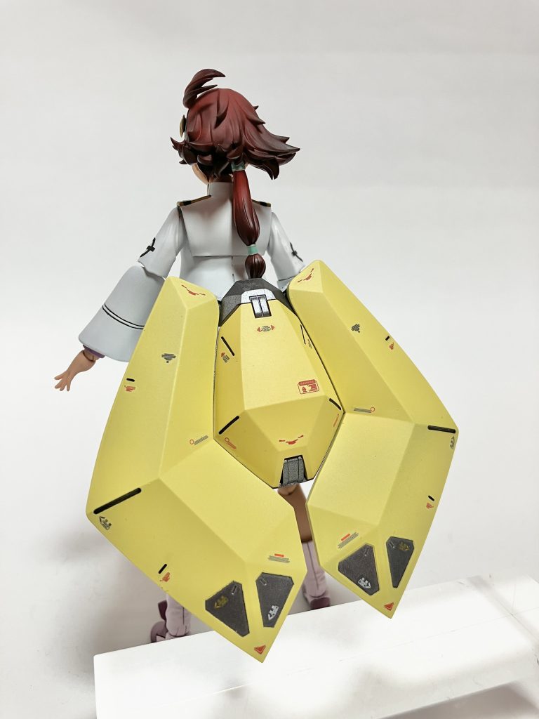 レイキユニット。せっかくなのでHGメイレスレイキからリアウイングを拝借。最初はレイキ改のリアウイングを使おうかと思ってましたがスレッタにはオーバーサイズでした😑流石に重くて自立は出来ないです😅