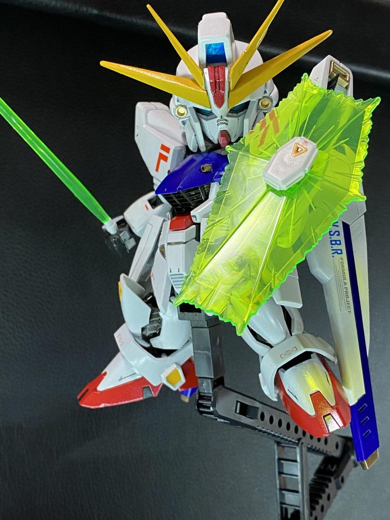 私の中のでF91はフォルムが曲線、顔が美人という勝手なイメージが昔からあり、大好きなモビルスーツの一つです