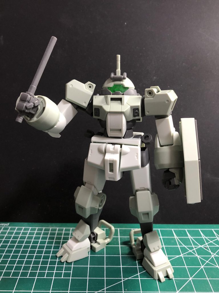 素組みの状態です。さすがにフロントアーマーがディテール足りない感じがしますが、素組みでもこのカッコ良さ!