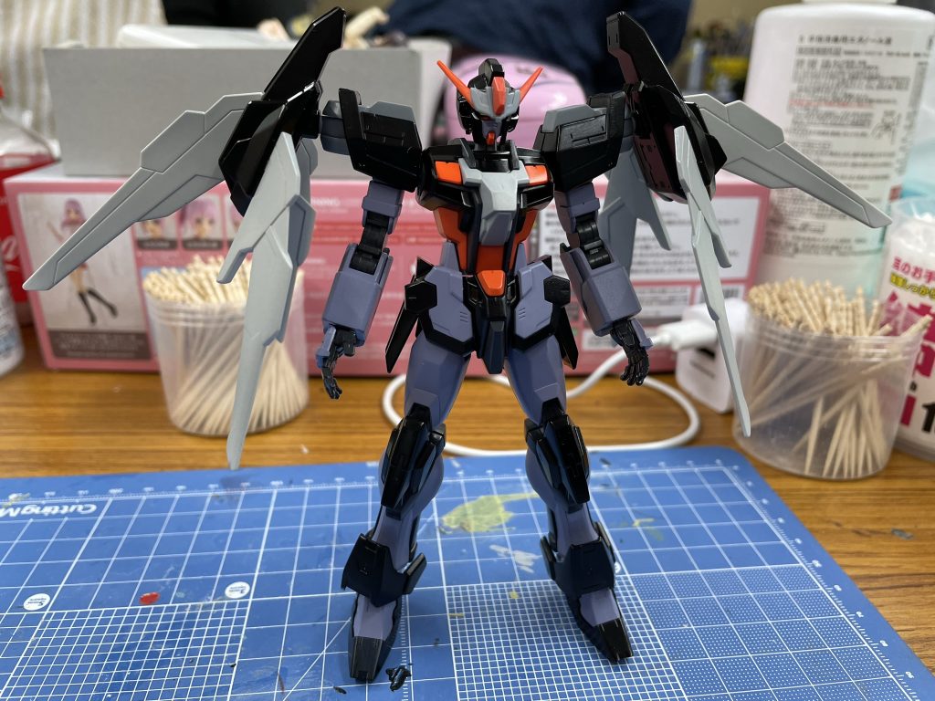 最初に塗ったときです。妙に紫とオレンジが強くなりすぎて塗り直しました。