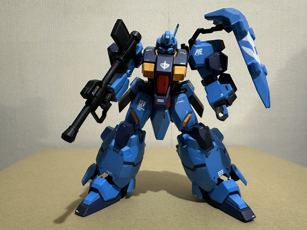 陸戦型ジムのバズーカ装着。個人的にずんぐりむっくりなMSが好きです。