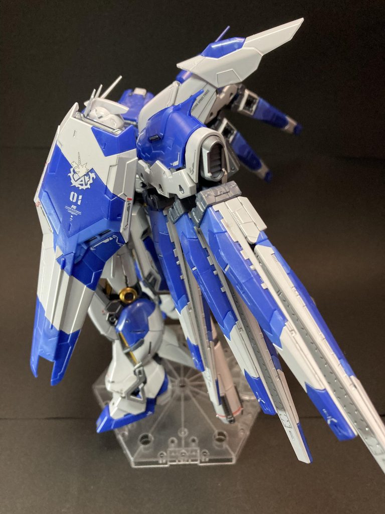 ホワイト部分のゲート跡はグランプリホワイトでリタッチ、結構隠せます。