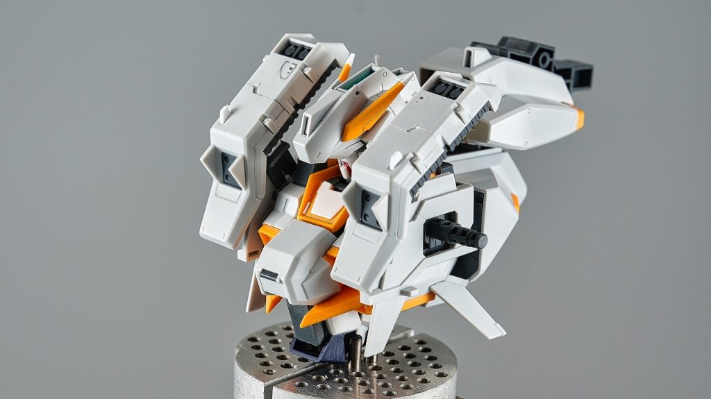 ベースは割とシンプルなディテールですので、手を尽くして情報量を稼ぐことにしました。