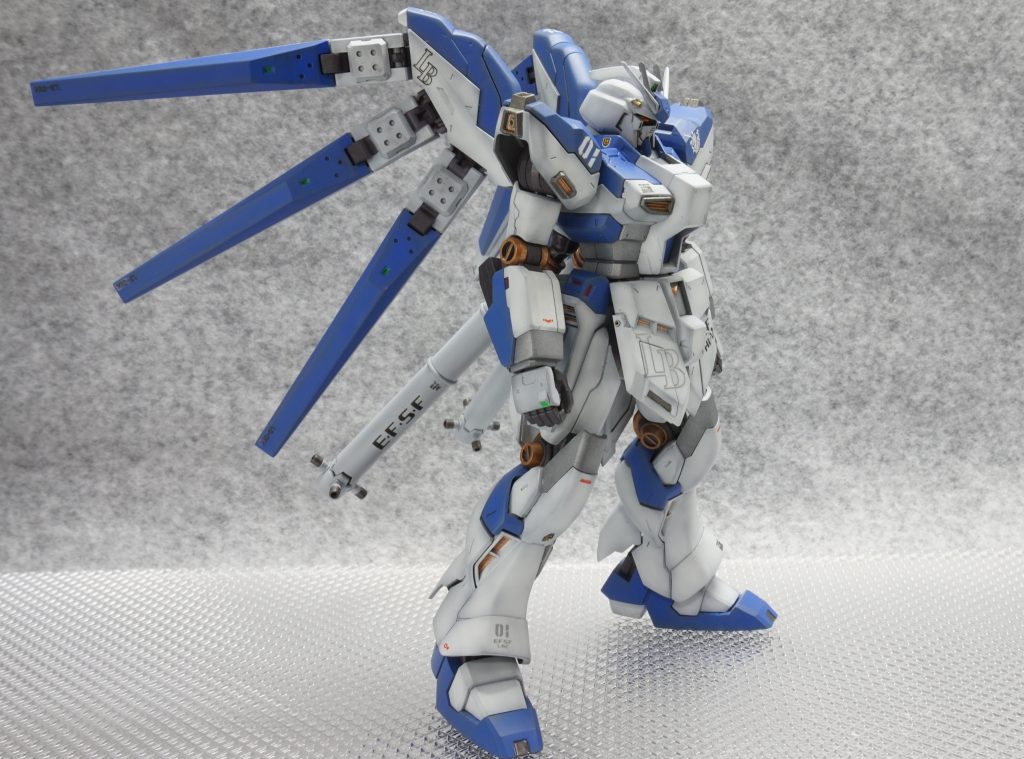 出渕画稿ふうに撮りました。このアングルだと、RGと比較してもカッコいいと思います(自画自賛)