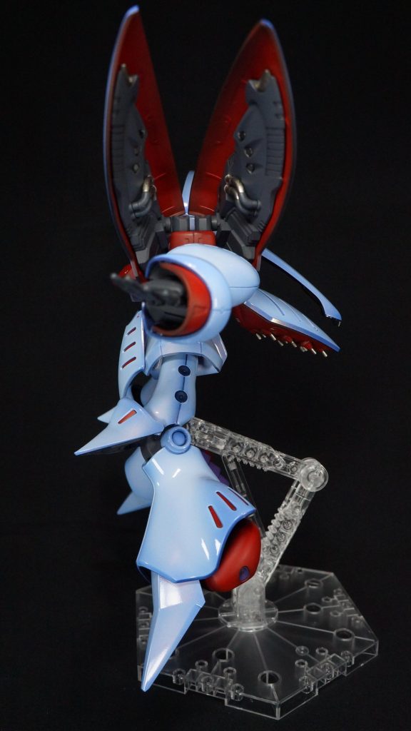 側面バインダー内部は部分的にシルバーで塗装していますが、あまり目立たないですね。