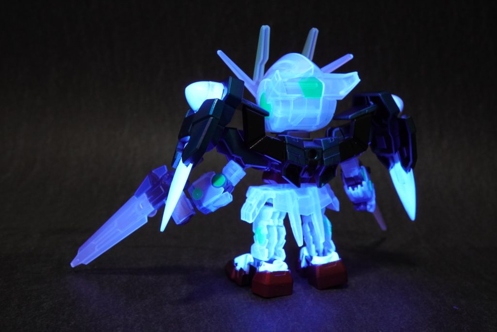 塗装レシピC=Mr.カラー G=ガイアノーツ■クリアーパーツ部分Cクリアーシルバー→Cクリアーブルー、Cクリアーイエロー、Cクリアーブラック、Cクリアールージュ、G蛍光グリーン■ホワイト部分Cクールホワイト→Cクリアーシルバー→G蛍光クリアー■ブルー部分Cウィノーブラック→Cスーパーファインシルバー→Cクリアーブルー■ブラック部分Cウィノーブラック→Cスーパーファインシルバー→Cクリアーブラック■レッド部分Cウィノーブラック→Cスーパーファインシルバー→Cクリアールージュ■イエロー部分Cウィノーブラック→Cスーパーファインシルバー→Cクリアーイエロー■ツインアイGサーフェイサーエヴォブラック→GEXシルバーG蛍光グリーン■サーフェイサーCグレーサーフェイサー1000■スミ入れ なし■トップコートCスーパークリアー■デカールなし●全パーツ、ヤスリがけ表面処理