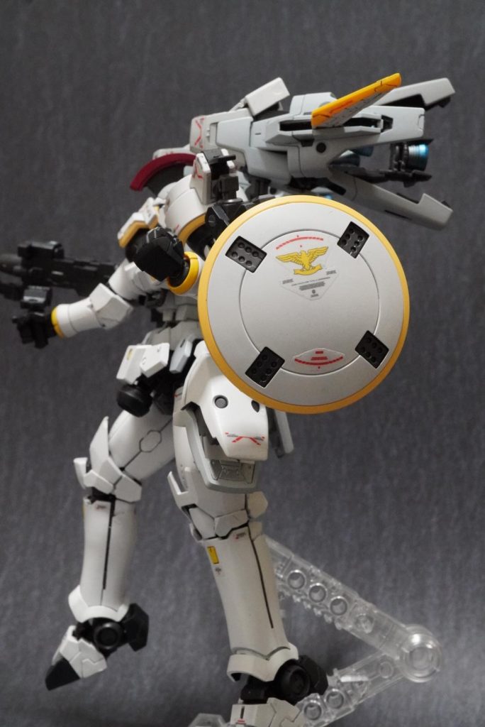 円形のシールドが騎士っぽくて良いです。