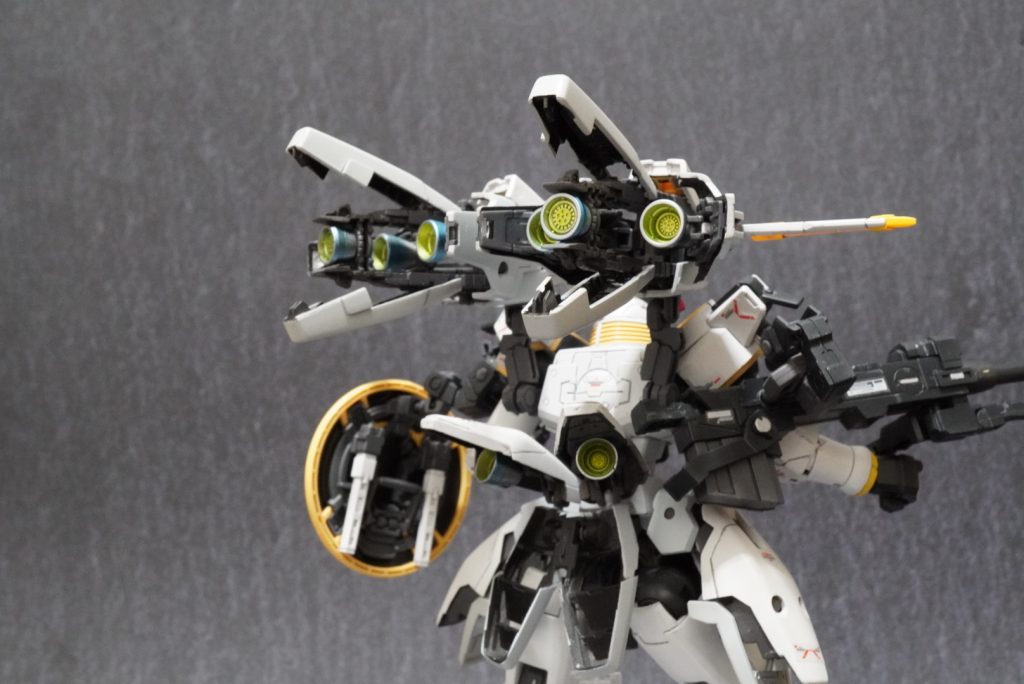 バーニア外側は、クリアーブルーで、焼き付け風に塗装。