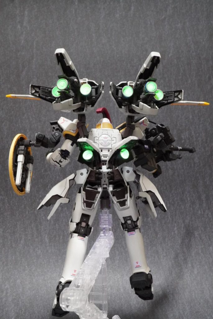 バーニアもブラックライトで発光します。