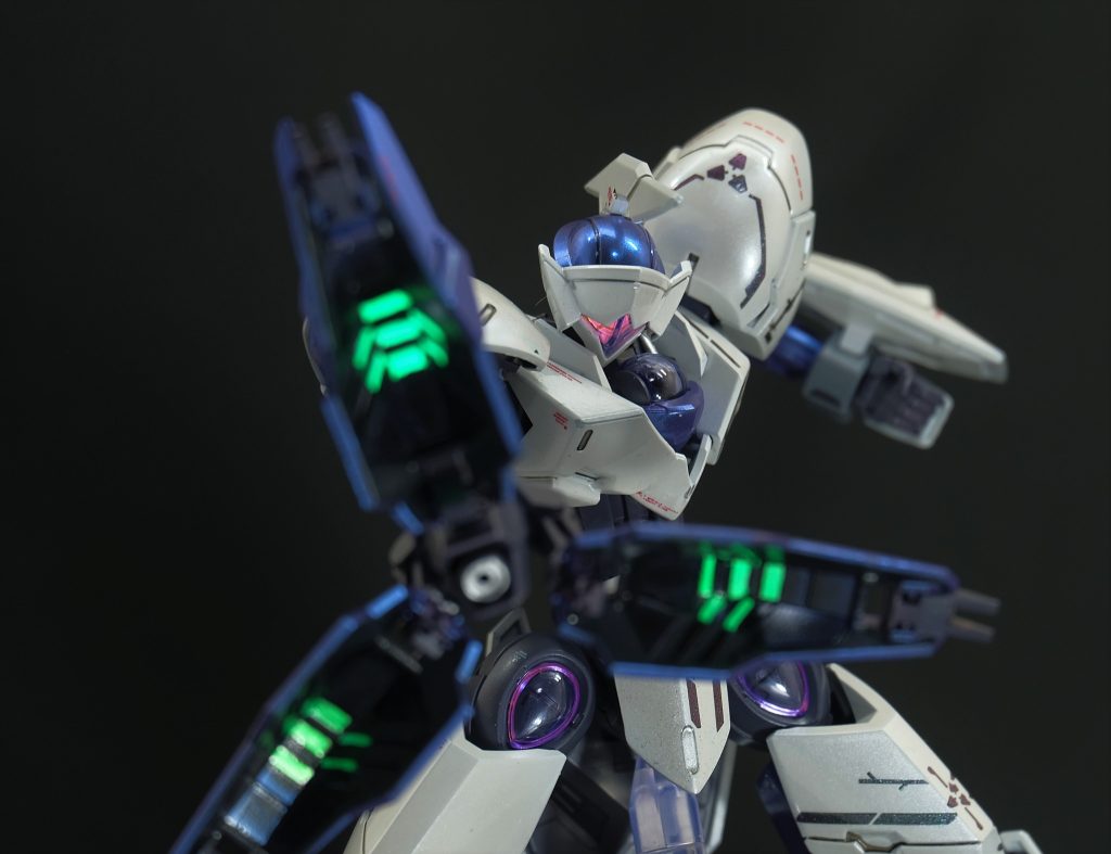 アーム内部発光箇所は設定より増やしています。その方が一杯光っていい感じじゃない？