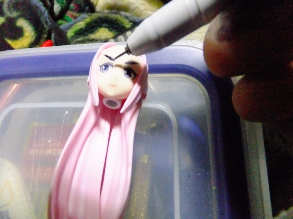 意識高い眉毛の表現はコピックの0,02ミリペンブラックで濃い目に描き書き?