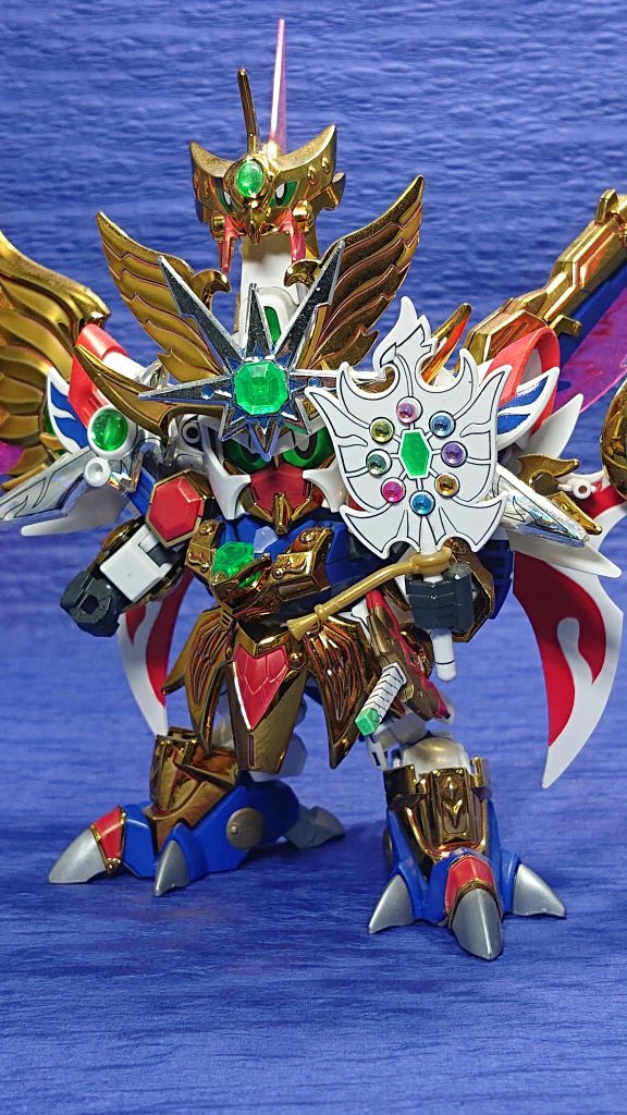 ちょっとだけ改造したポイントは2点他の方がやっていた「鳳凰の軍配」に100均のデコシールを参考にして貼付けてます。それと下駄パーツに釣り用の重りを入れて後ろに倒れないようにしています。