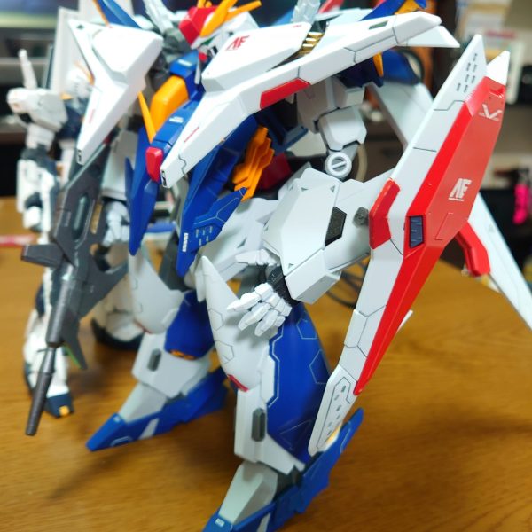 HGクスィガンダム