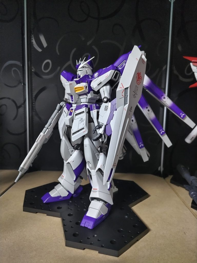 MG Hi-νガンダム 本年度1機目–3枚目/制作者:シュバンツ