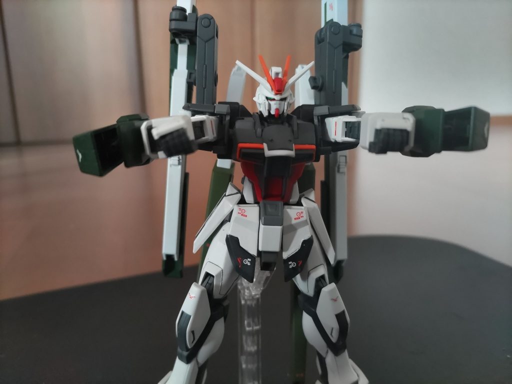 腕部にはガトリングを装着