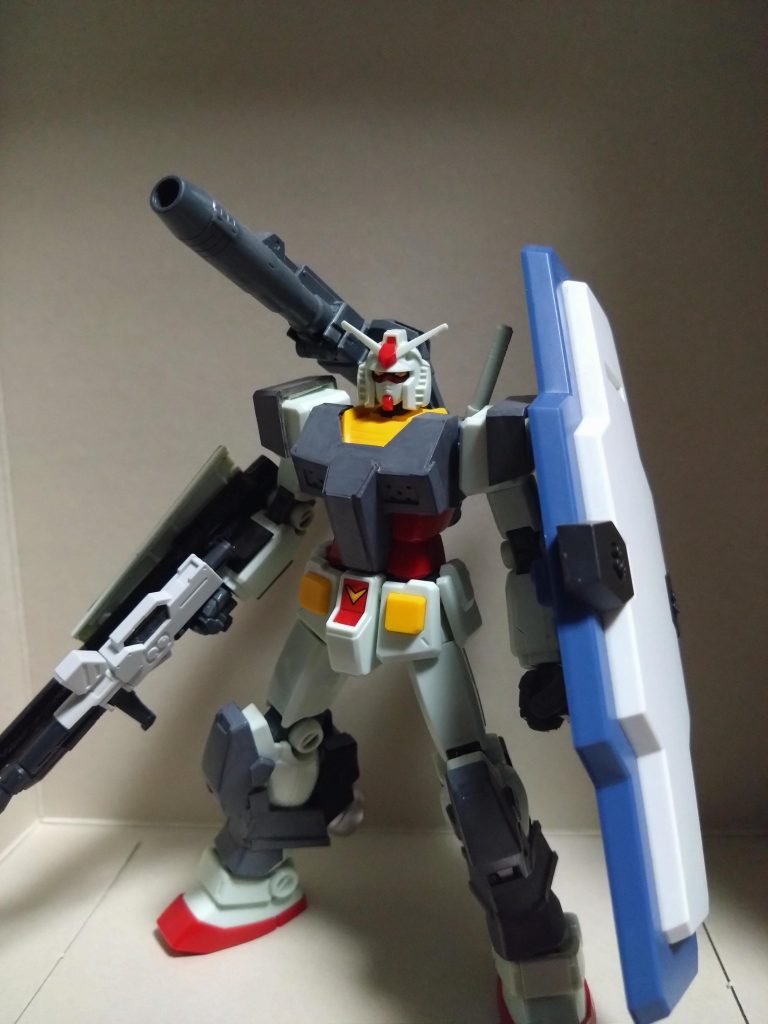 脚部の装甲を接着しなければいけない作りになってしまったのは残念ポイントでしたが、それ以外は概ね納得いくデキとなりました。