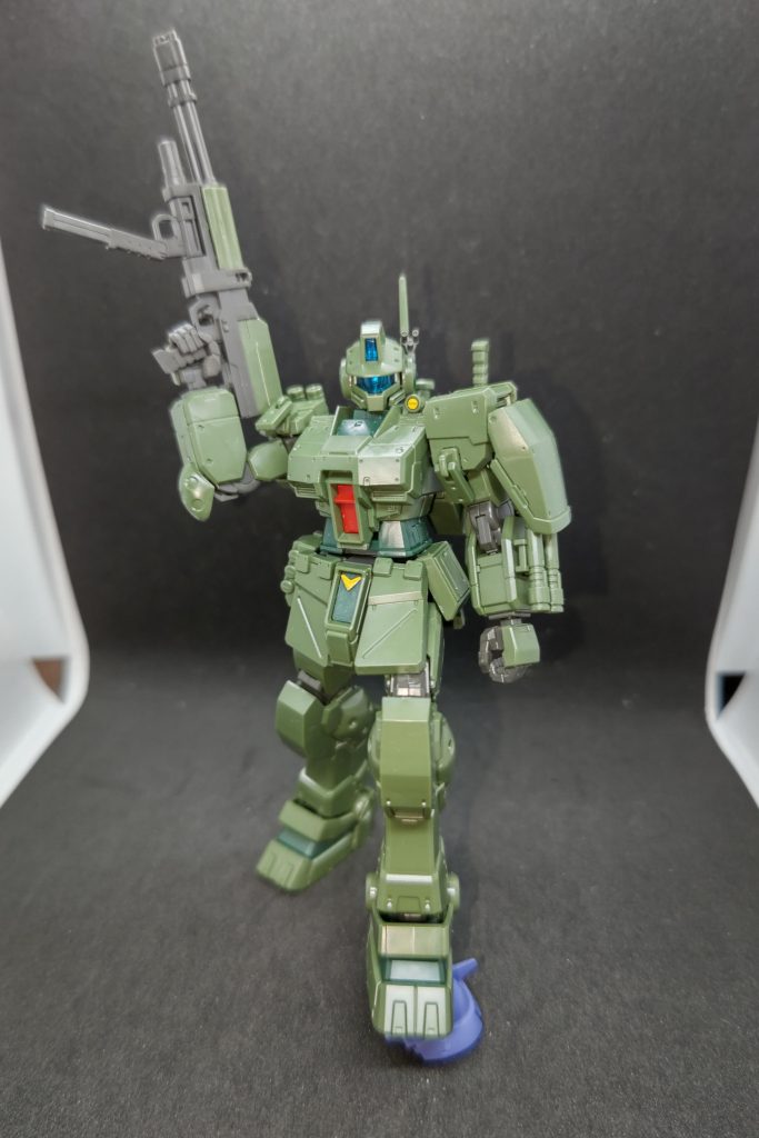 サムネのポーズ。炎の匂い染み付いてむせそう。