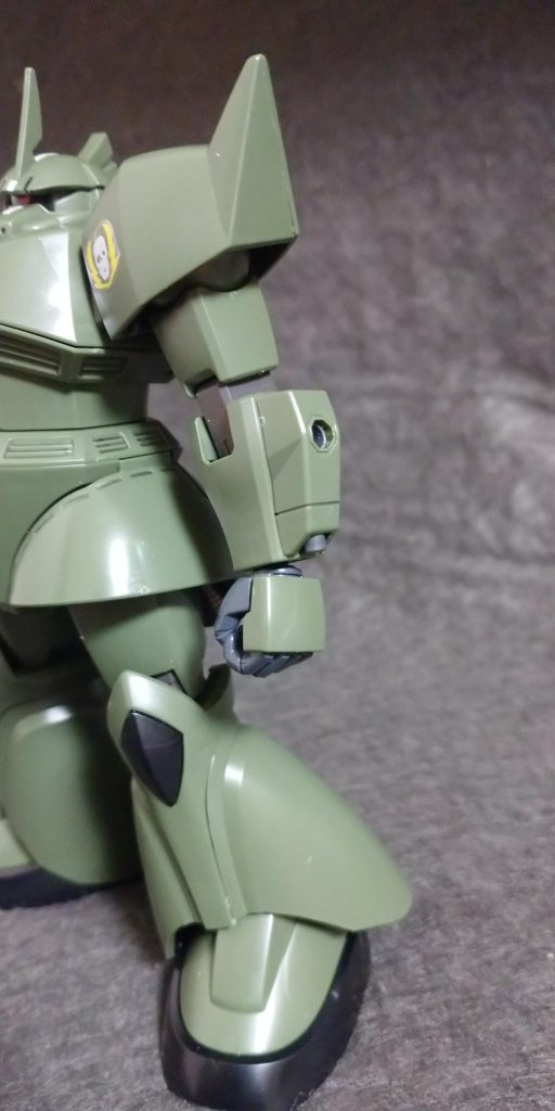 改修点左腕にグレネードランチャー