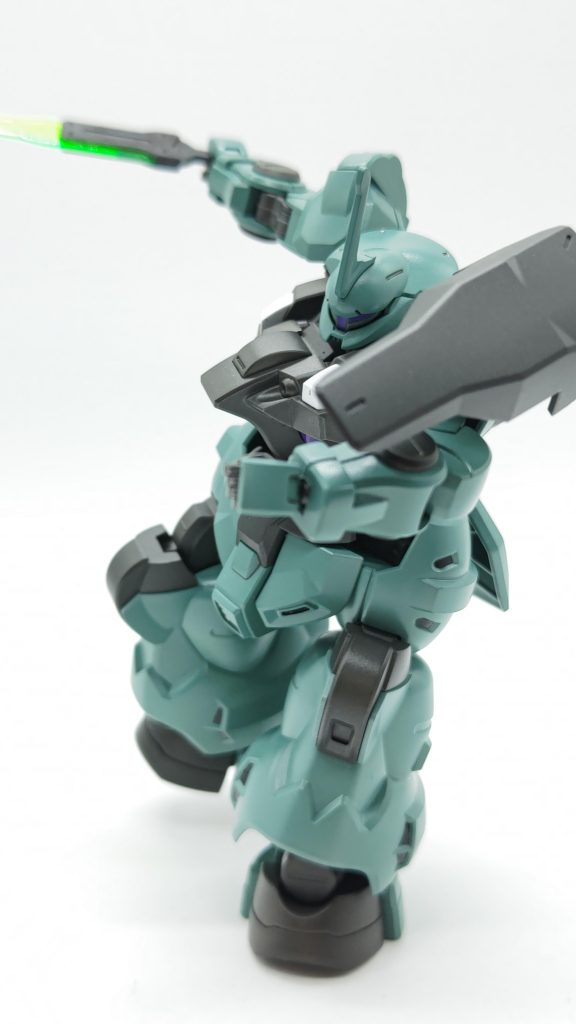 OPのシールドでビームを弾いてからの抜刀シーン