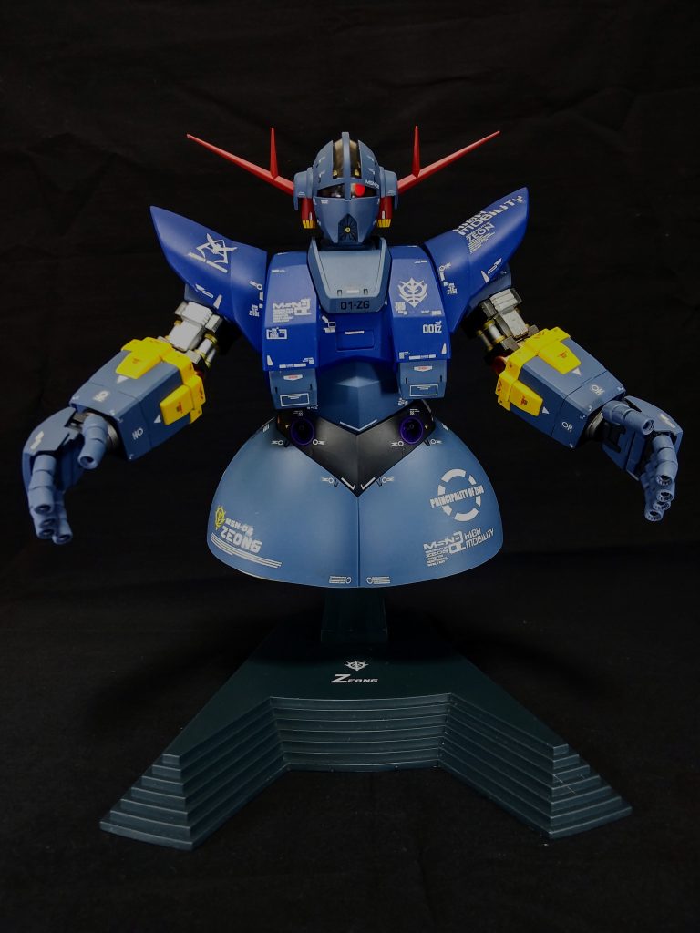 まずは、ノーマルジオングこちらのジオングもヤフオクのジャンク品の作り直しとなります。腕部とスカート内等のメカ部を筆塗り塗装しております。グレー部は、塗装されていたので表面を調えて、後はデカールとつや消しトップコートです。