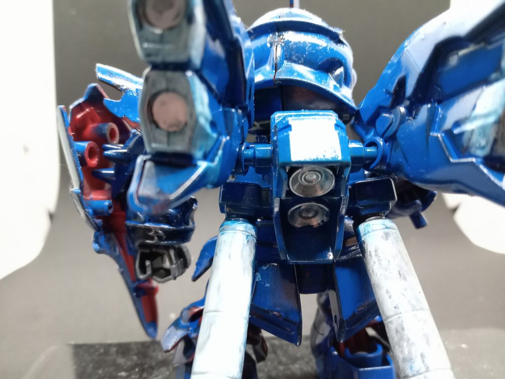 スラスター系はホワイトマーカーとシルバーマーカーで塗装しています。