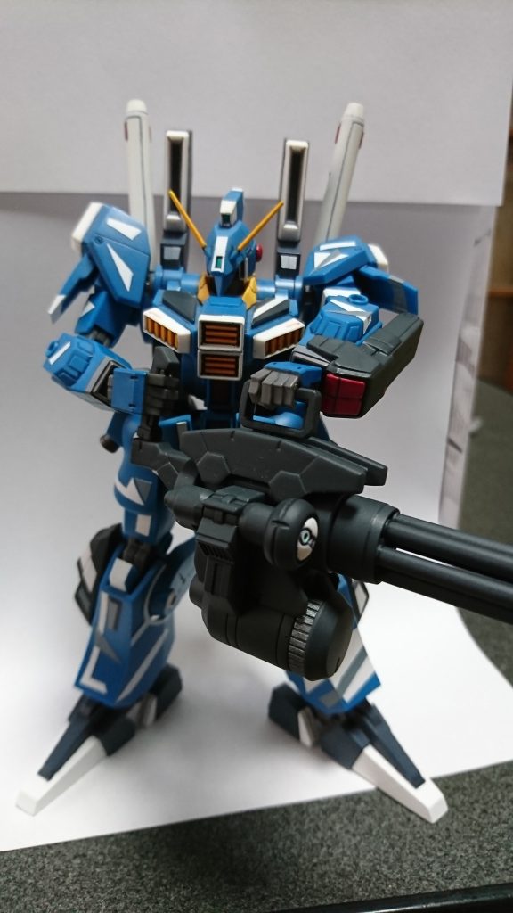 ガトリング装備です。ボディー上部にア－マ－追加。