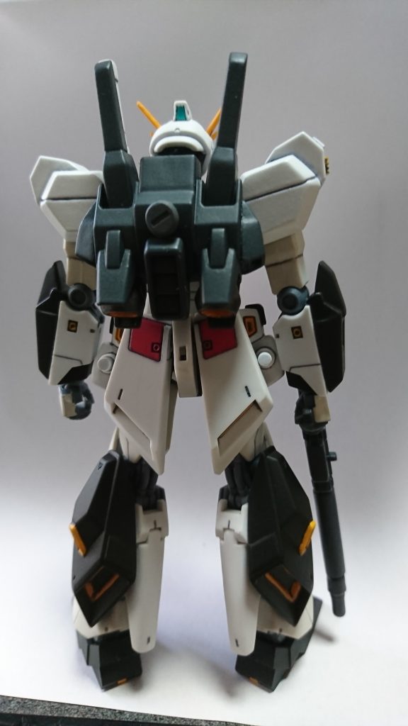 後ろ姿。バックパックもトリスタン。見て頂きありがとうございます。