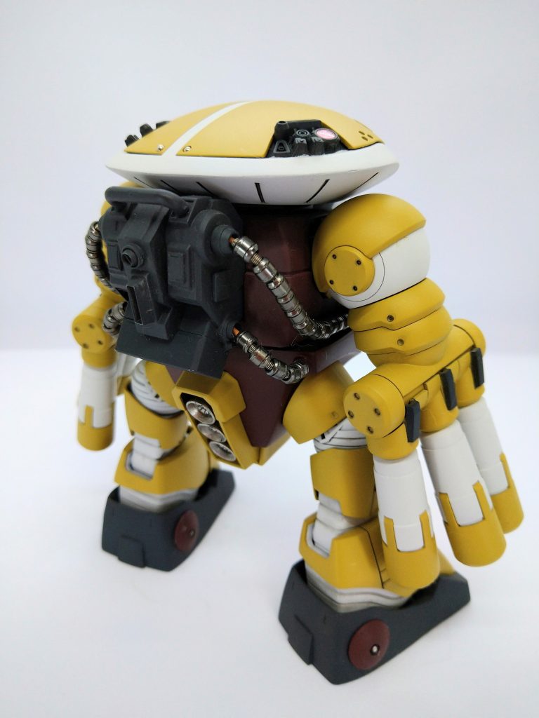 動力パイプを増やして、胴のビーム砲のエネルギーサプライとしています。