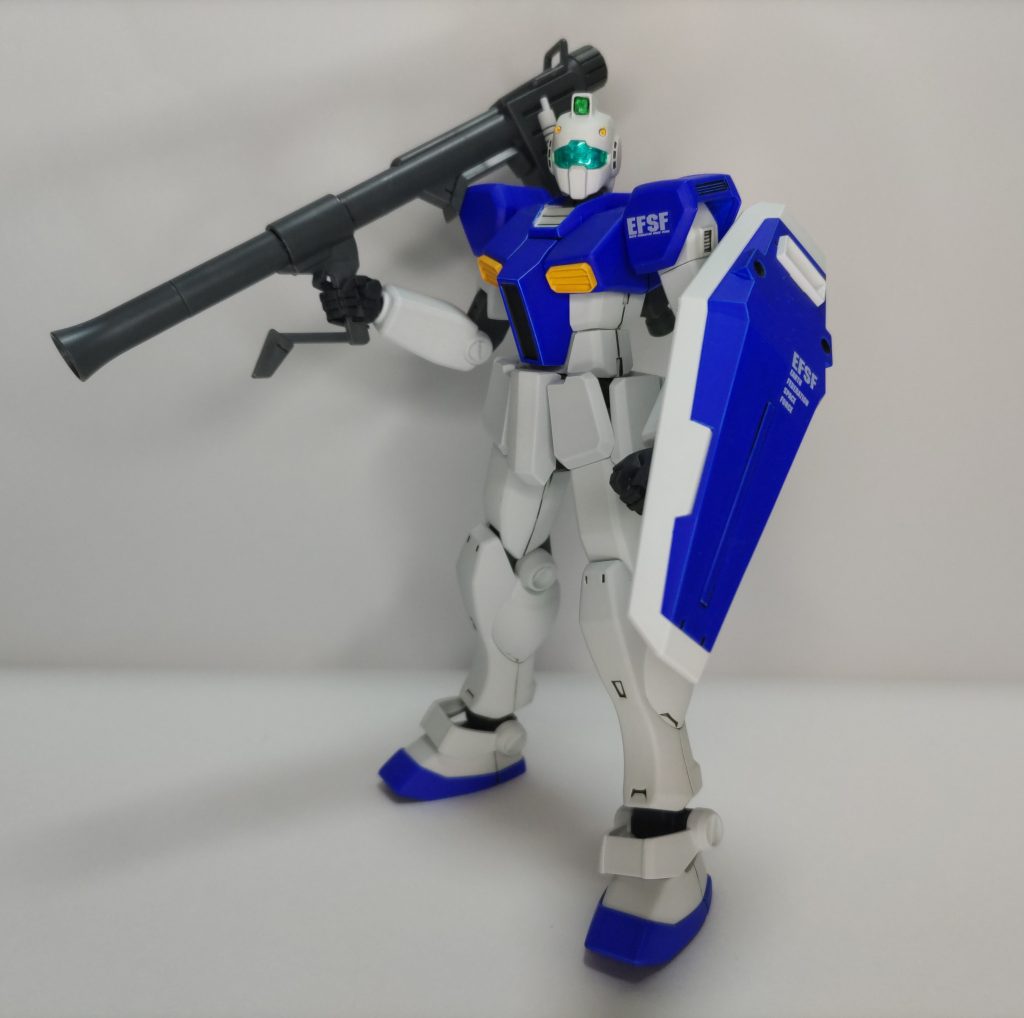使用したキットは、GM/GMをベースに、肩、腰部、シールドがベースガンダム、スリッパ、バズーカがREVIVE版ガンダム、ビームスプレーガンがジムのものです。
