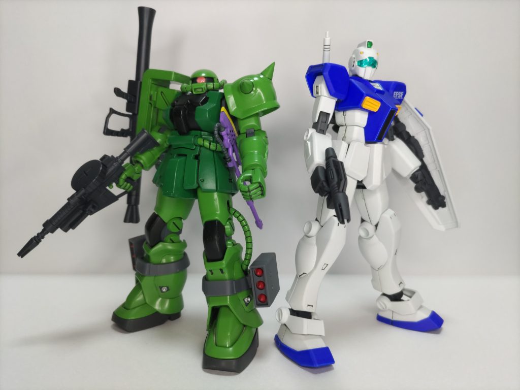 同スケールと並べると頭一つ大きくて違和感があります。前回投稿したザクⅡと(https://gumpla.jp/hg/1169881)来月で初投稿から一年になるので、それまでに現在制作中のものを完成させたいと思います。