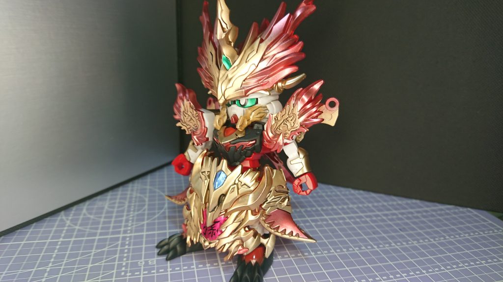 何も持ってない状態だと・・・いっぺんに地味になった感じがします。やっぱり派手は派手ですが。