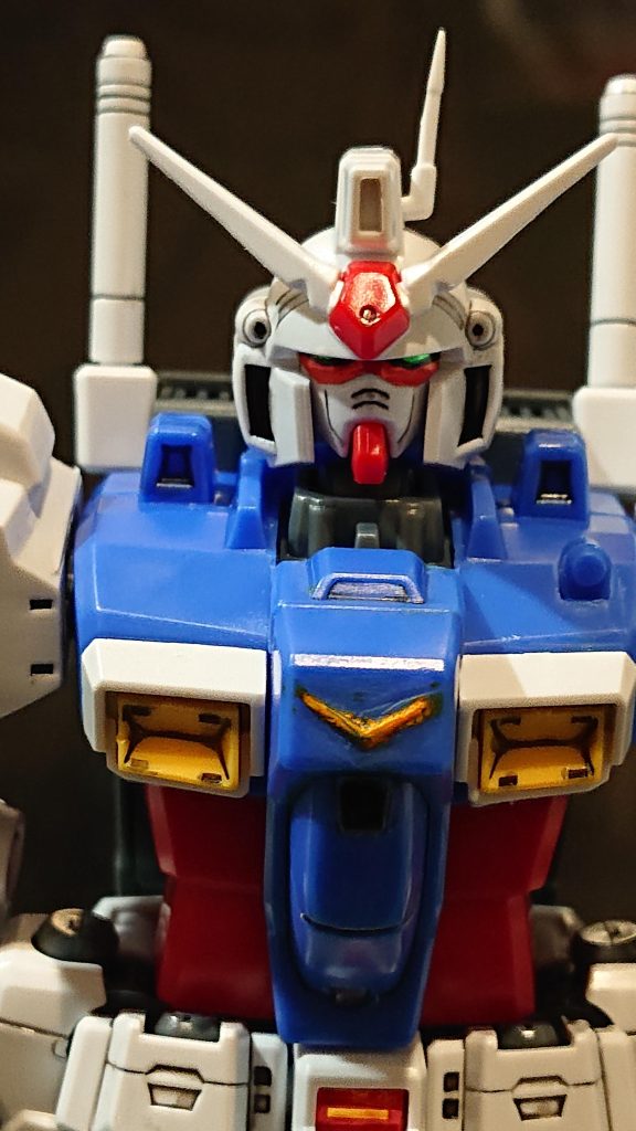 雑ですが、墨入れとコックピット上のVマークは黄色で塗装しました。