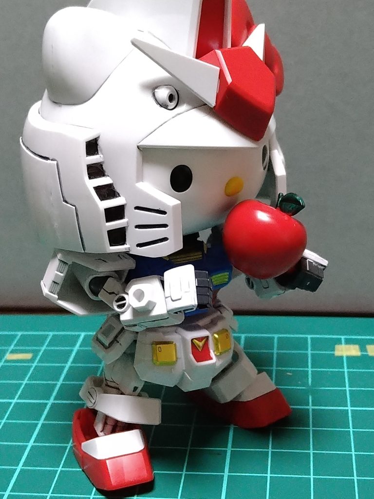 モグモグ………。リンゴを食べると………?