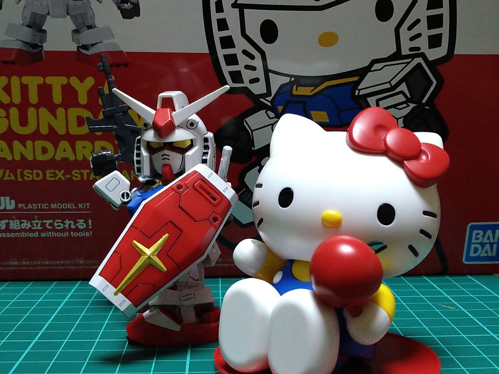 また会いましょう。最後は同封されたボディにもなるSD EX STANDARD のRX-78ガンダムと一緒に。カッコカワイイガンプラを見てくれてありがとうございました!